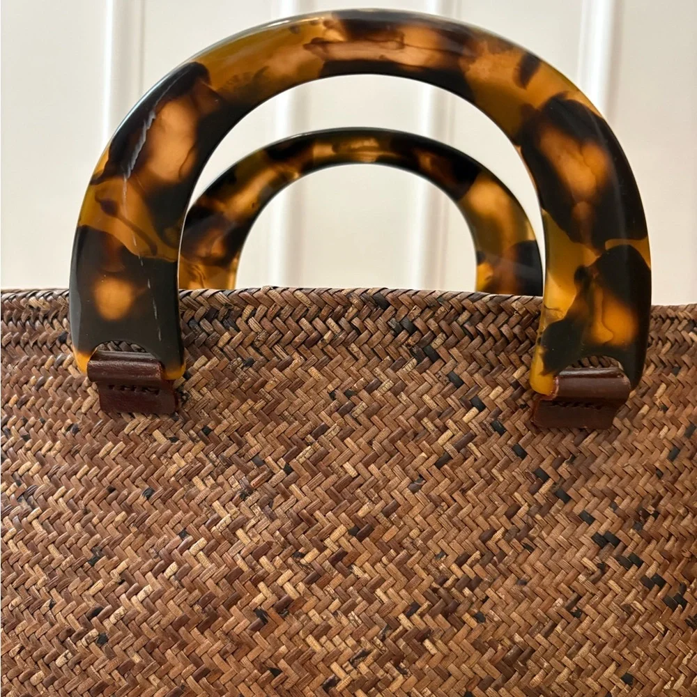 Elegant Brown Intricate Woven Tote with Tortoise Shell Handles - Picture 3 of 7